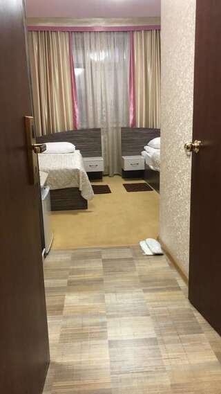 Отель Мереке Отель Усть-Каменогорск Двухместный номер с 2 отдельными кроватями-7